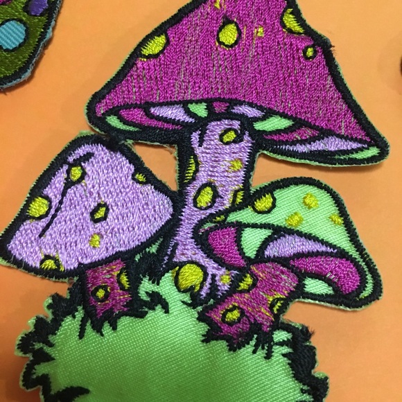 Embroidered Fun Patches Mushrooms & Snail - Picture 3 of 8